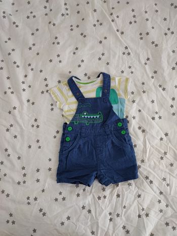 Ensemble salopette short tee shirt 6mois
Marque dpam