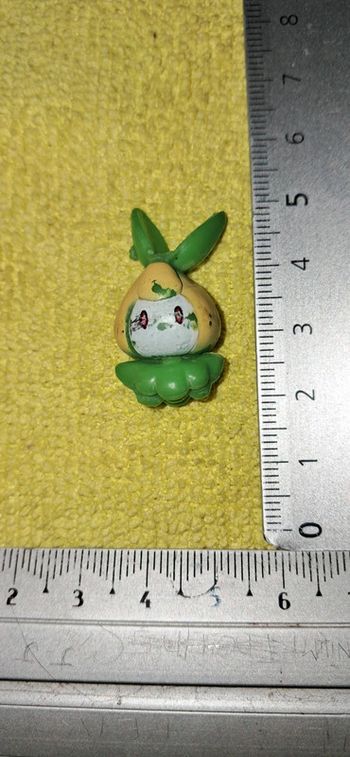 Pokemon figurine