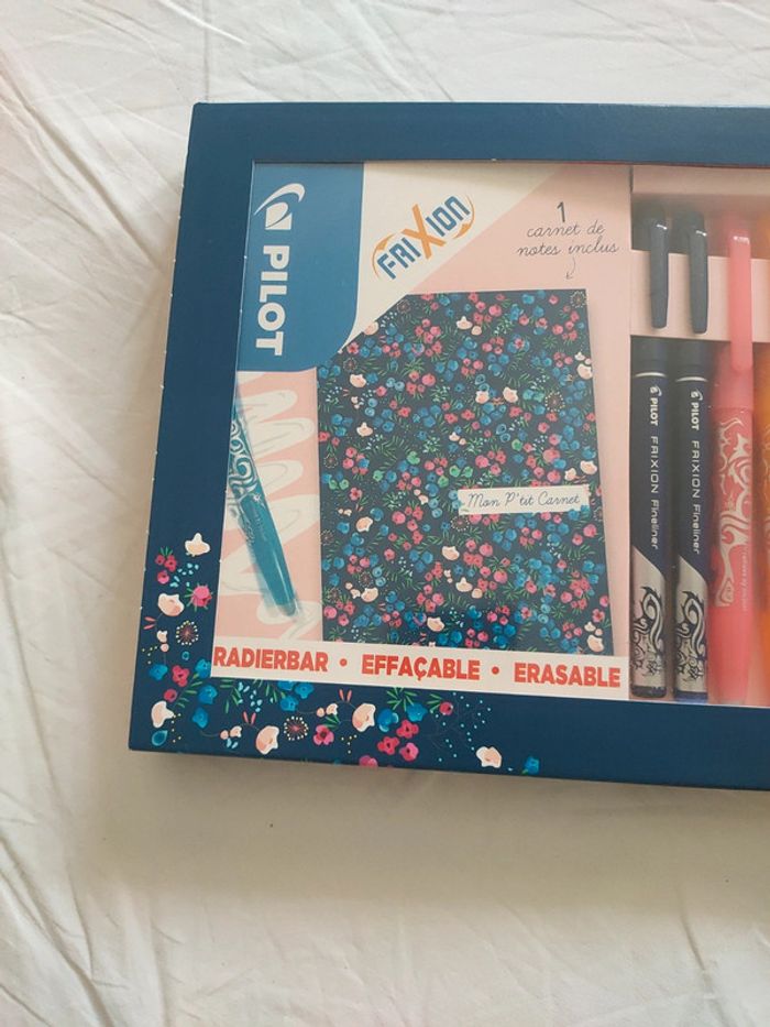 Pilot-FriXion - mon P'tit Carnet avec ses 8 stylos friXion - photo numéro 3
