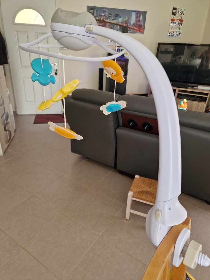 Mobile musicale avec jeu de lumieres