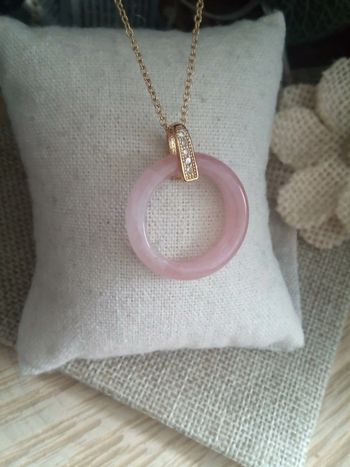 Collier anneau de quartz rose