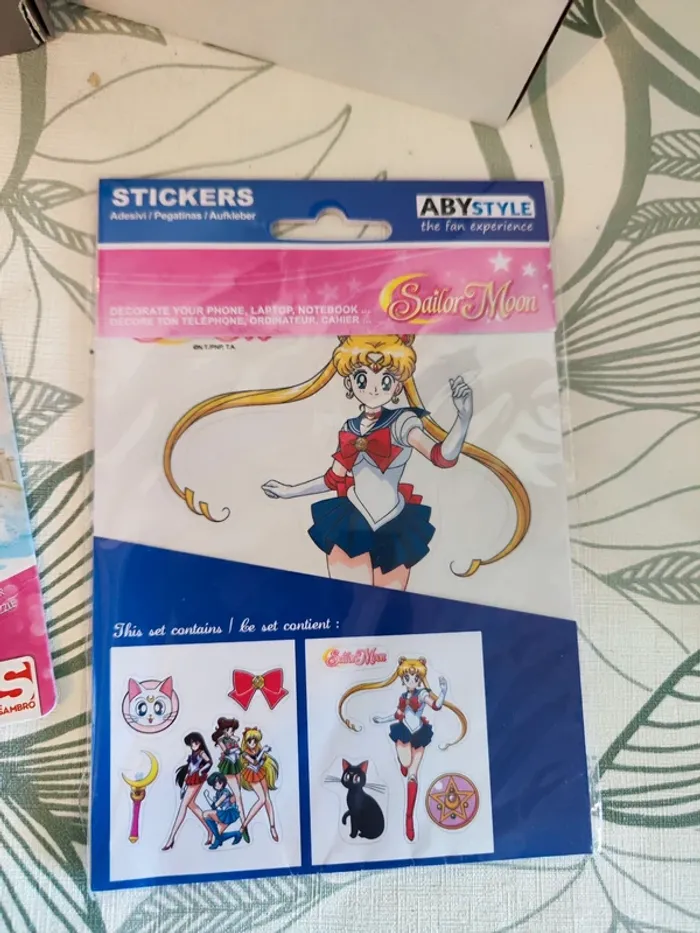 Coffret cadeau girl Power neuf contenant 5 cadeaux - photo numéro 7
