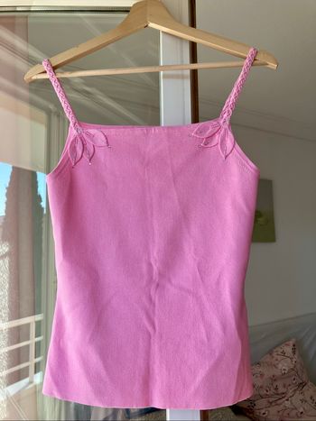 Débardeur rose avec petits strass argentés