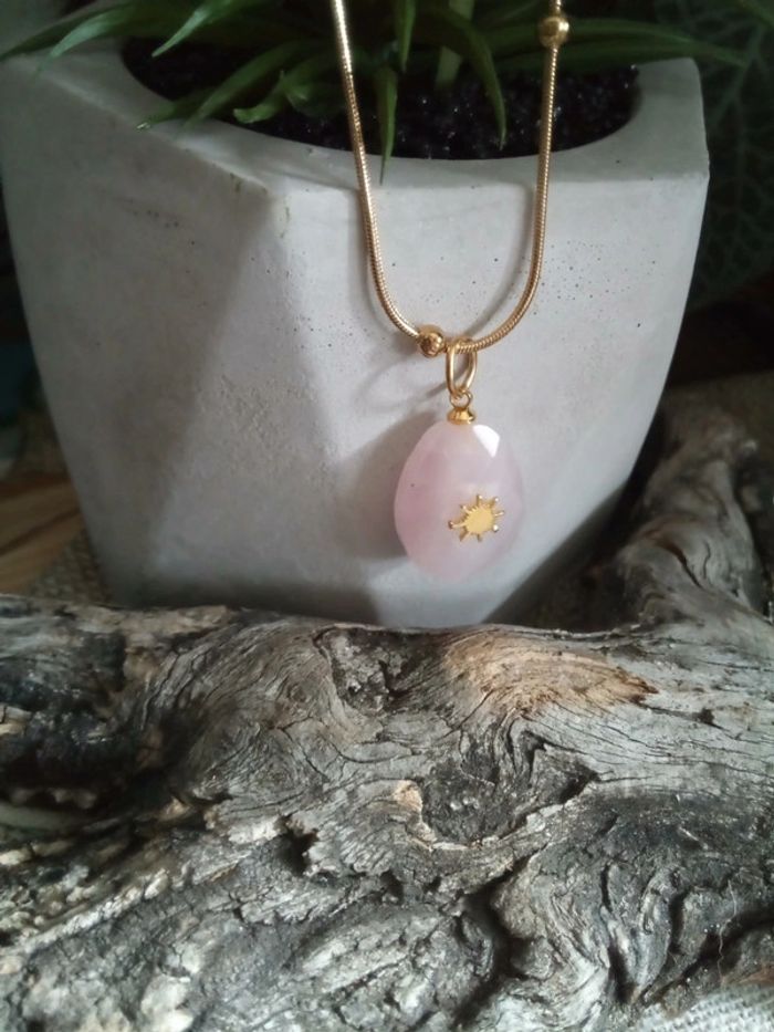 Collier pendentif en pierre de quartz rose - photo numéro 2
