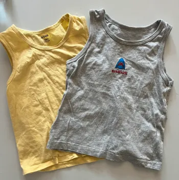 Lot 2 débardeurs