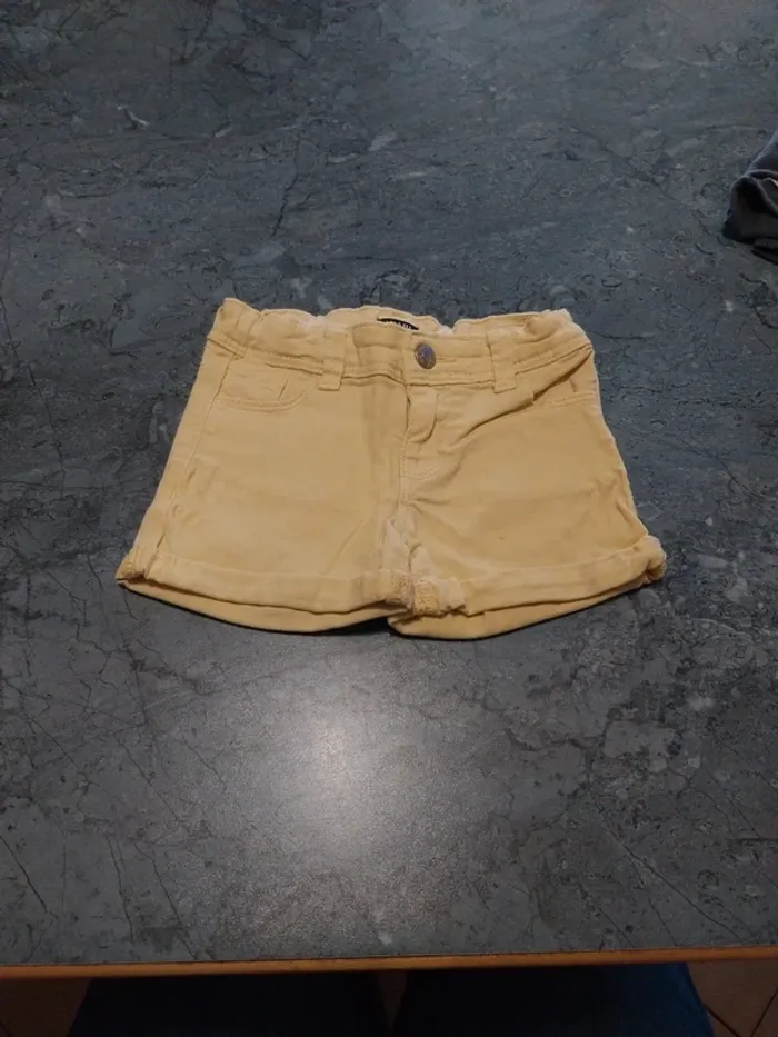 Short 4 ans