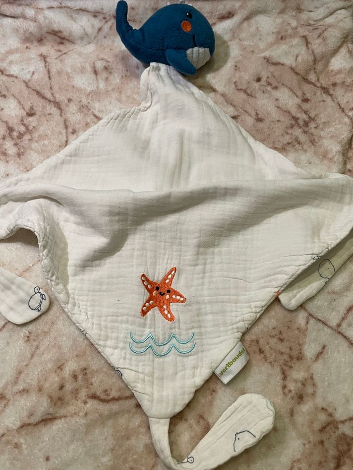 Doudou plat lange Baleine bleu mouchoir blanc Vertbaudet - photo numéro 2