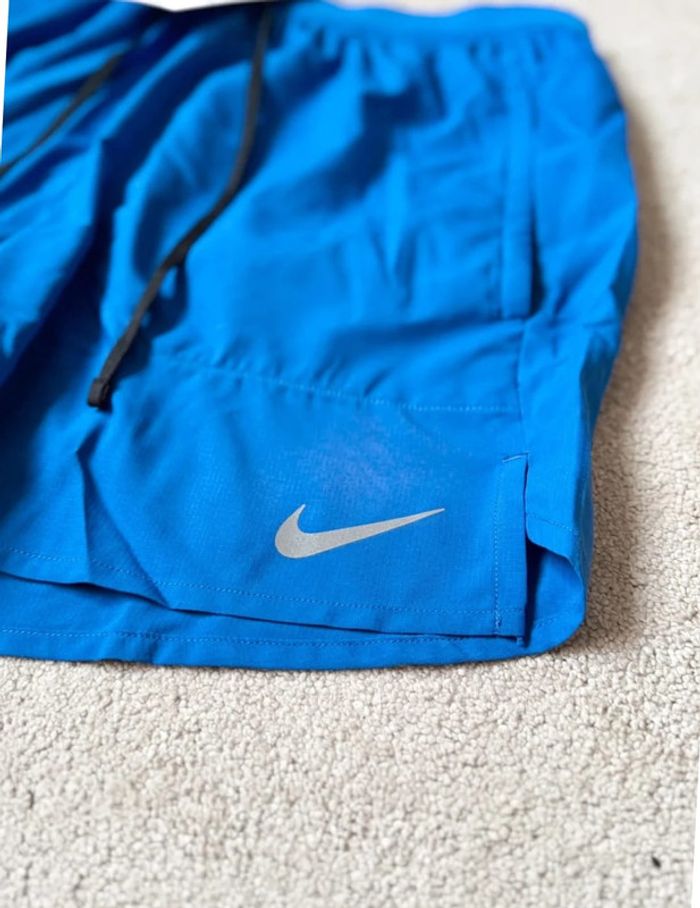 Short Nike Stride - Bleu - photo numéro 3