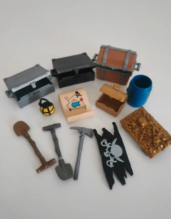 Playmobil lot vrac coffre drapeau pirate bidon plaque trésor or pelle lampe carte