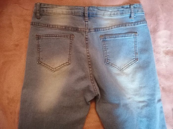 Jeans troué bleu clair - photo numéro 6