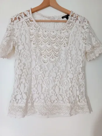 Haut dentelle mango
