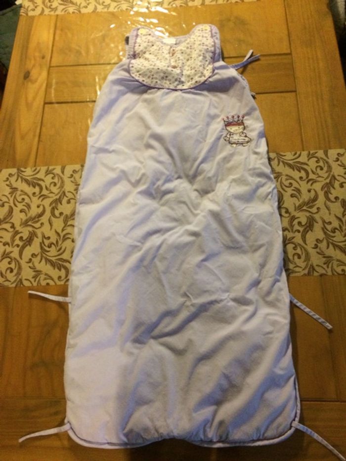 Magnifique gigoteuse turbulette Carré Blanc