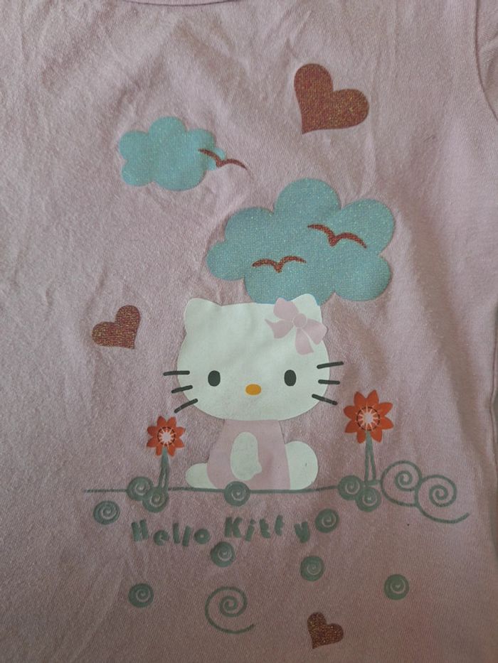 Donne t-shirt Hello Kitty 5 ans pour tout autre achat - photo numéro 3