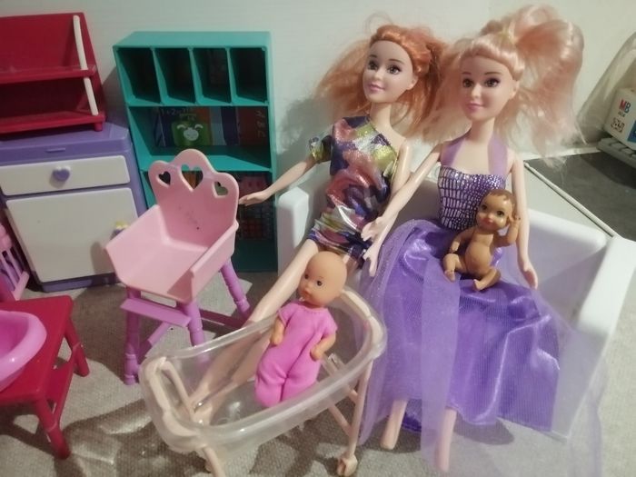 Lot poupée mannequin plus meubles - photo numéro 2