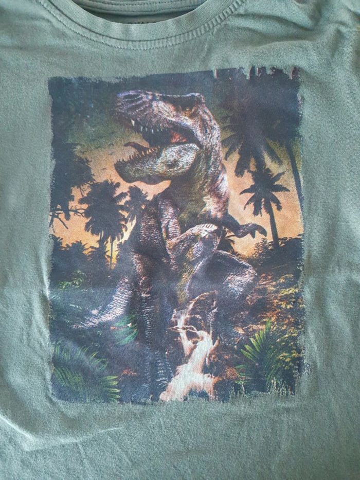 T-shirt dinosaure 5-6 ans - photo numéro 2