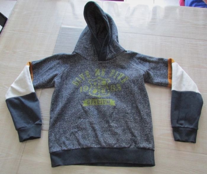 Pull à capuche Tape à l'Oeil 10 ans