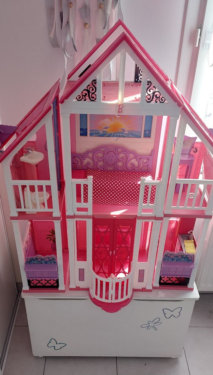 Maison Barbie  avec accessoires - photo numéro 2