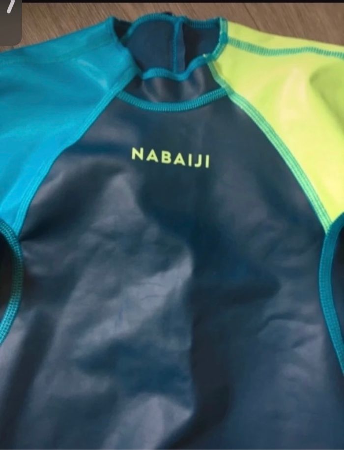 Combinaison piscine garçon taille  6 ans très bon état - photo numéro 3