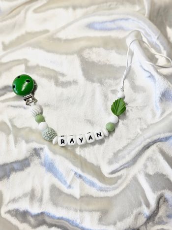 Attache tétine personnalisée