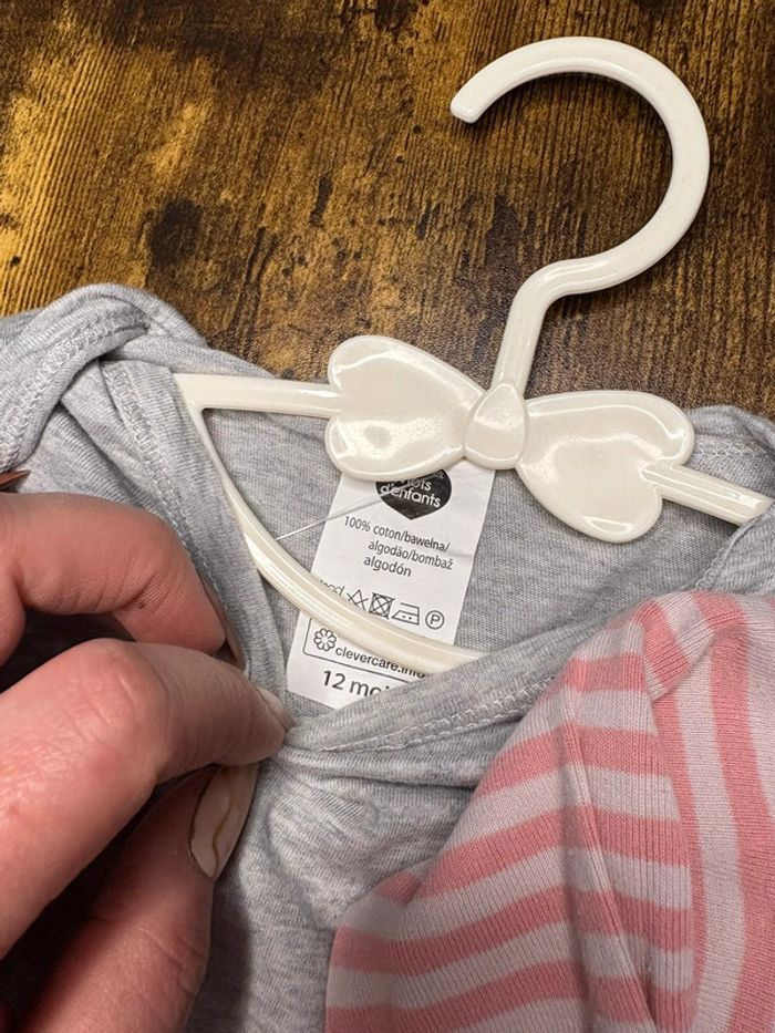 Lot 2 bodys absorba 12m - photo numéro 2