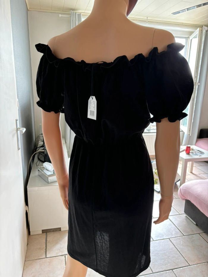 Robe noire neuve - photo numéro 4