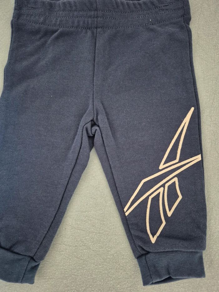 Ensemble T-shirt et pantalon 3/6 mois neuf, Reebok - photo numéro 2