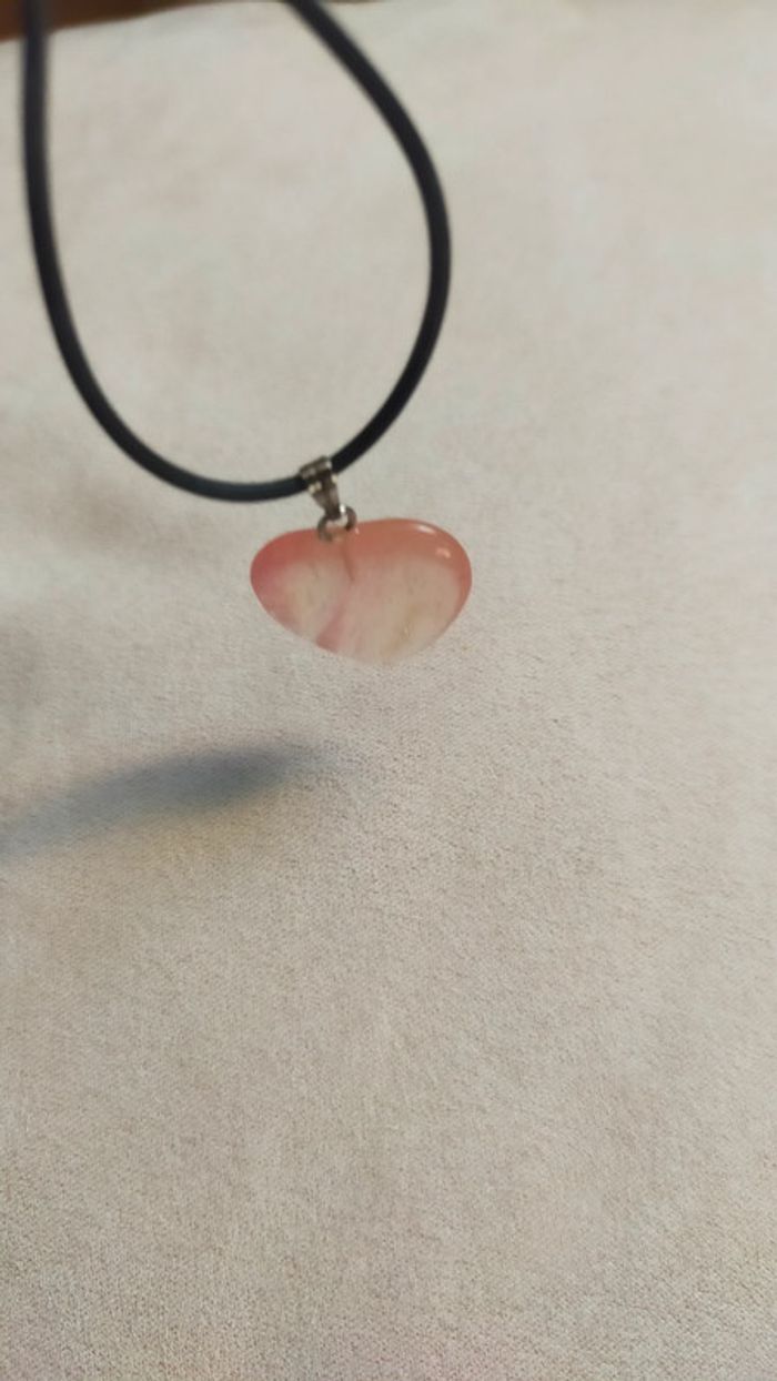 Pendentif fantaisie – Cœur rose clair transparent, délicat et lumineux - photo numéro 4