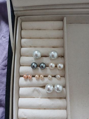 Lot de boucles d'oreilles perles