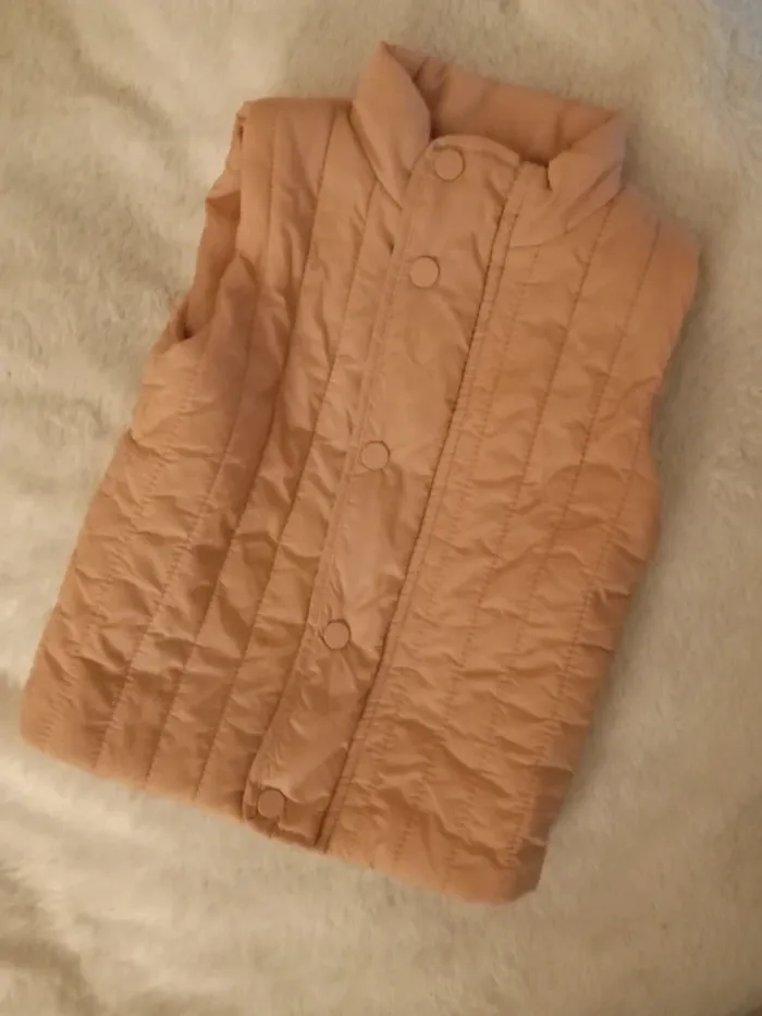 Petite veste sans manche - photo numéro 2