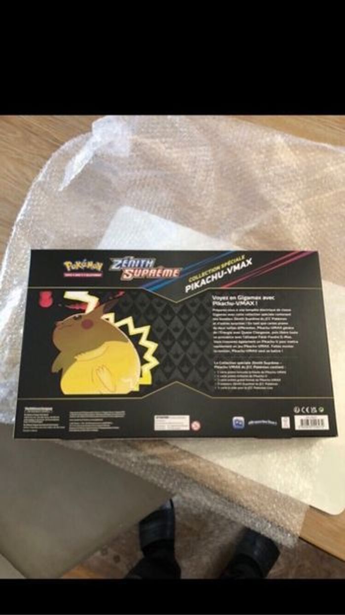Coffret Pokémon pikachu vmax zenith suprême - photo numéro 2