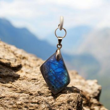 Pendentif labradorite reflet bleu