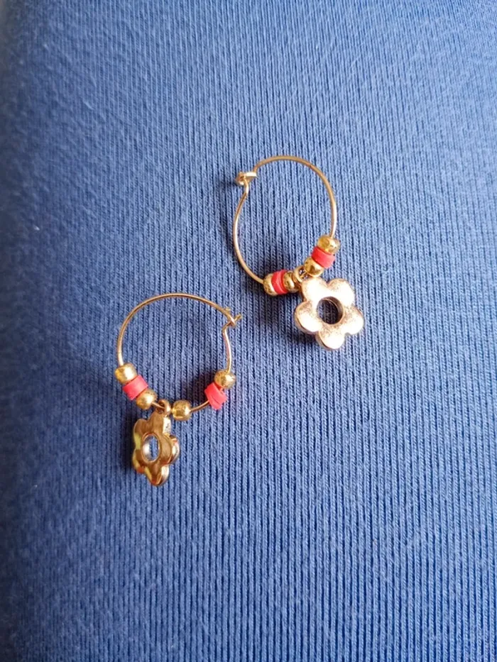 Boucles d'oreilles neuves