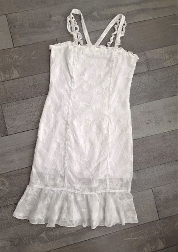 Robe de cérémonie blanc cassé à motifs ton sur ton