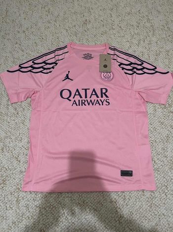 Maillot de football PSG rose neuve taille M