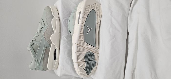 Baskets femme Air Jordan 4 RM taille 40.5 - photo numéro 2