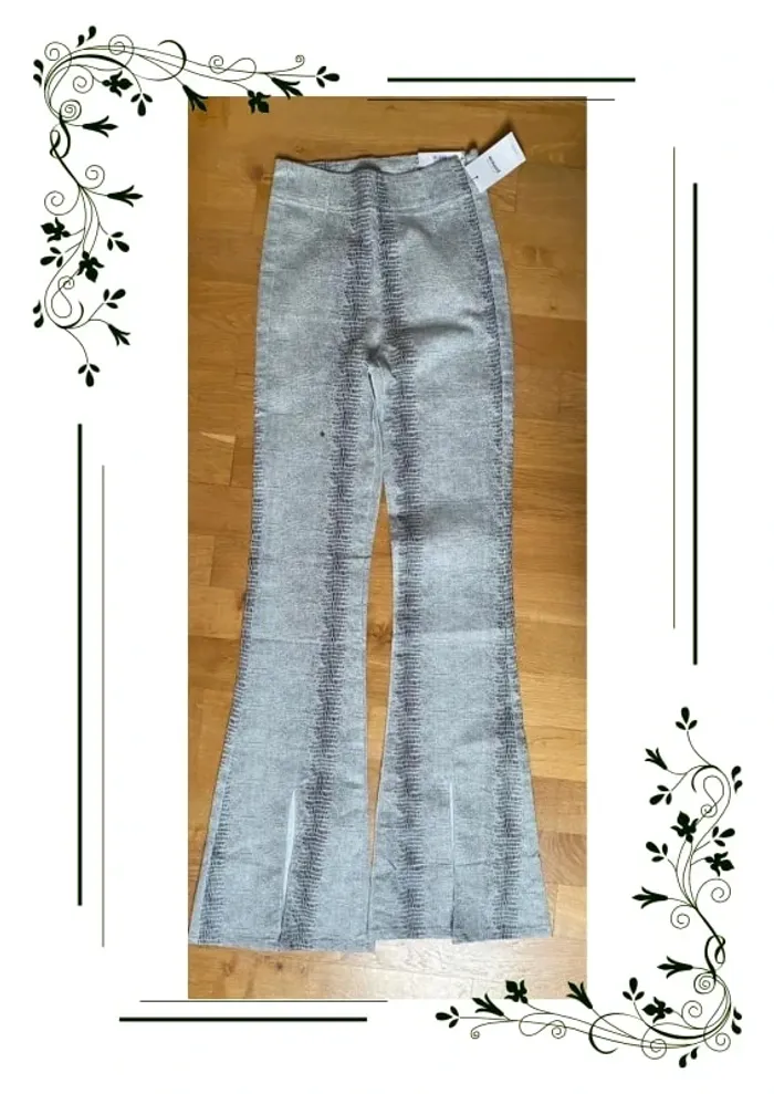 Pimkie Pantalon flare enduit python Blanc taille 34
