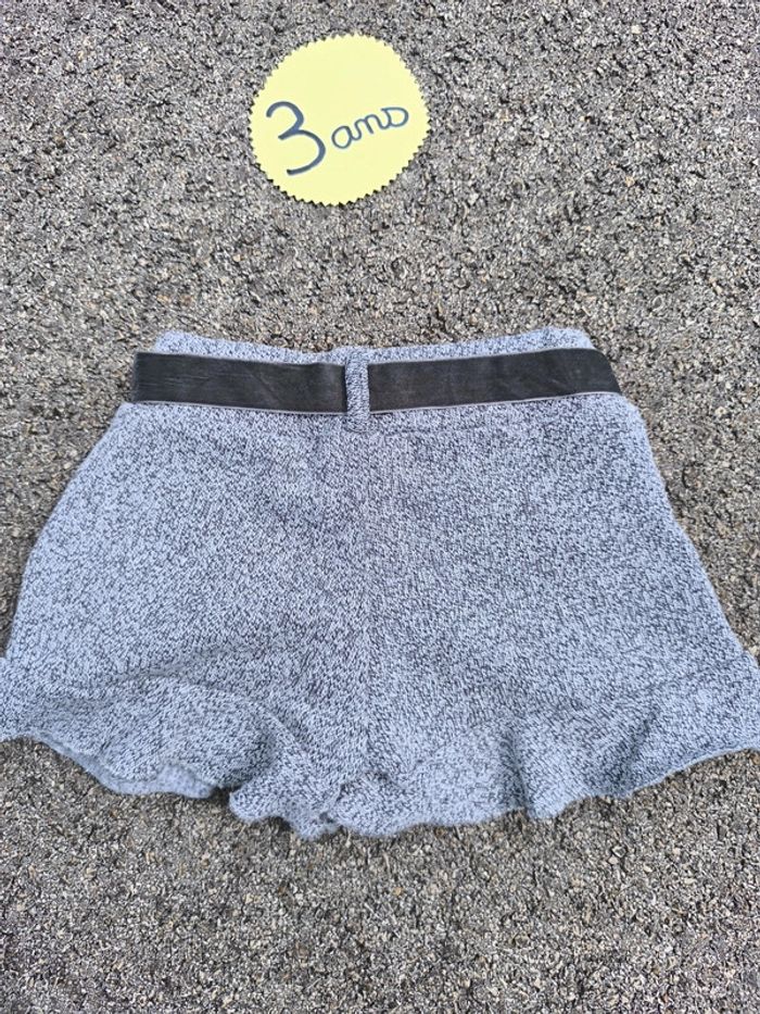 Short taille 3 ans en très bon état - photo numéro 3