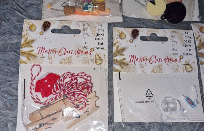 Lot accessoires décoratifs pour village de Noël - photo numéro 3