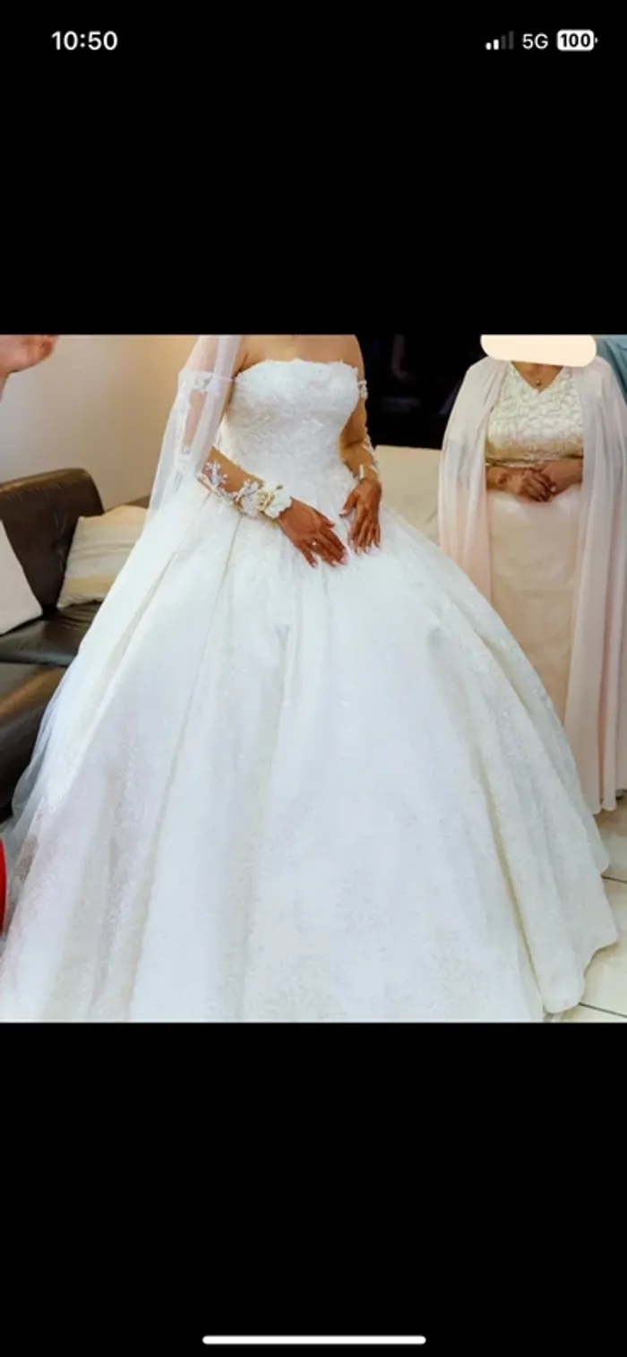 Robe de mariée - traîne 3 m en très bon état