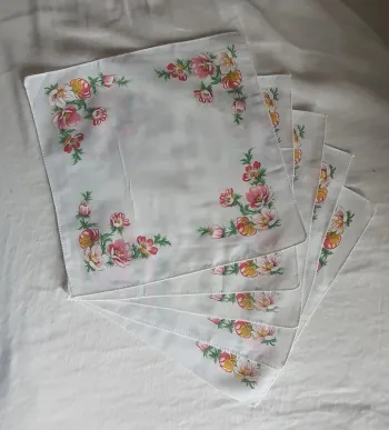Lot de 5 mouchoirs vintage