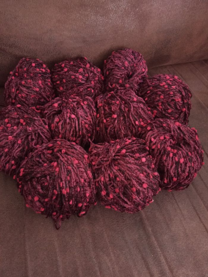 Lot de 10 Pelotes Velours Pompon (Prune, Noir et Rose Fuchsia) - Lot Neuf