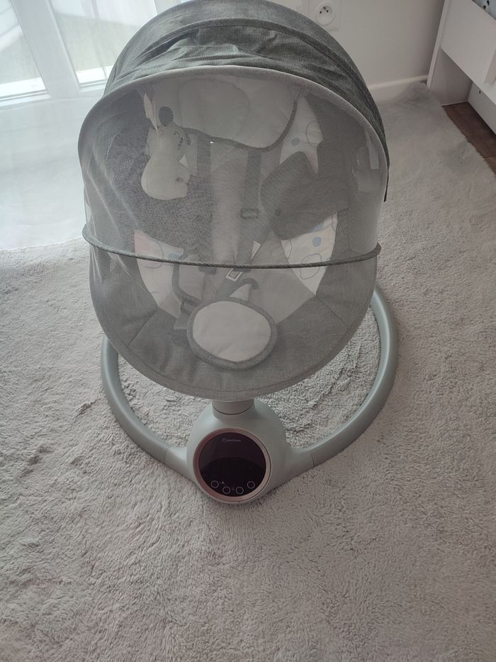 Balancelle bébé électrique avec télécommande – très bon état - photo numéro 2