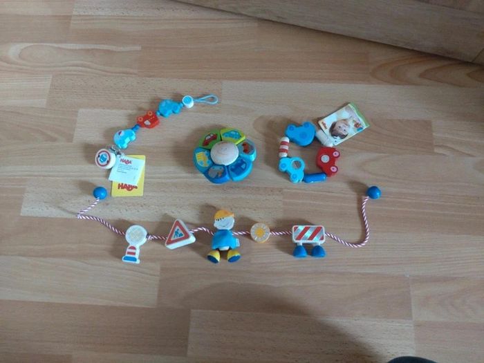 Haba bois ensemble neuf chaîne éveil 2 hochets attaché tetine