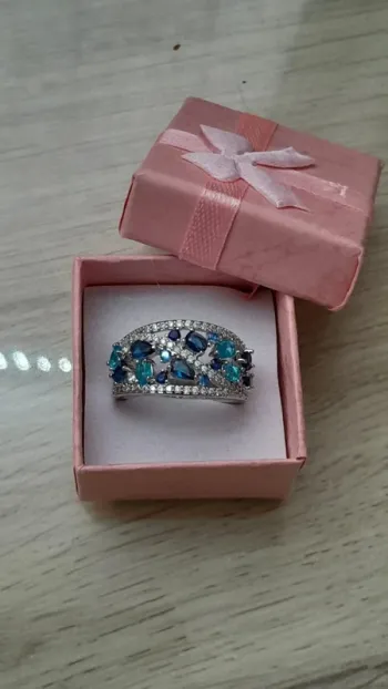 Bague incrustée de brillants bleus et bleus marine, taille 60