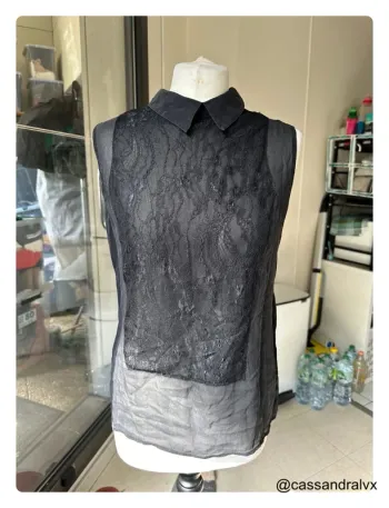 Haut noir dentelle en soie - Maje