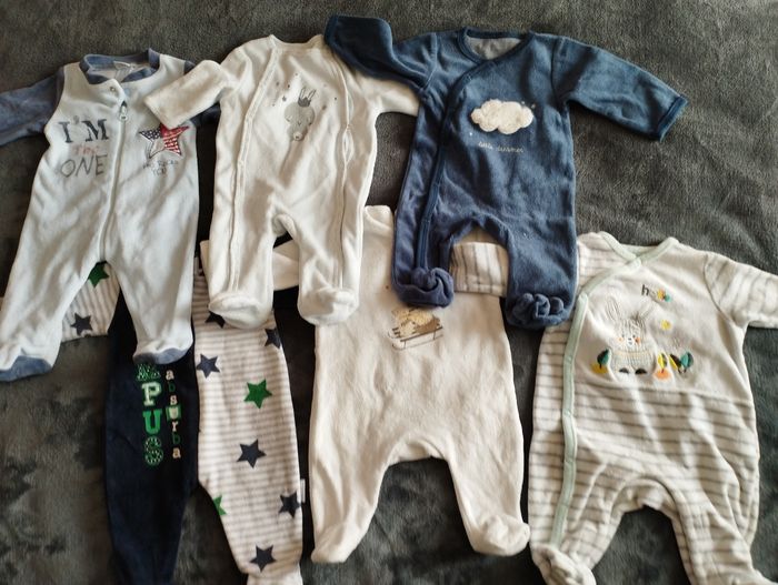 Vêtements 1 mois - photo numéro 2