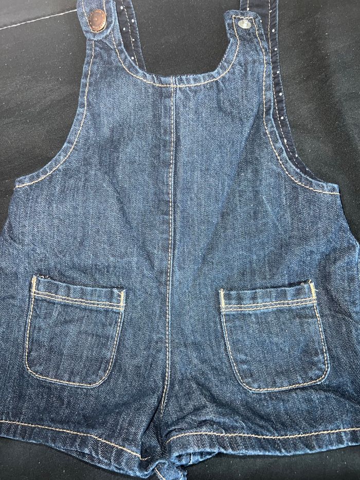 Salopette short en jean taille 9 mois - photo numéro 2