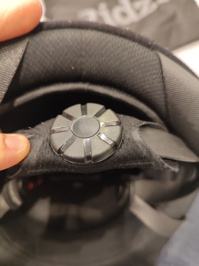 Casque d'équitation utilisé 2 fois - photo numéro 2