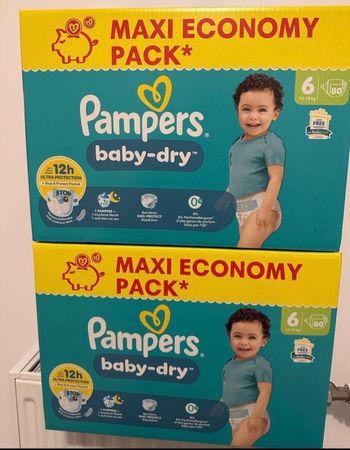Lot de 2 cartons couches Pampers taile 6
