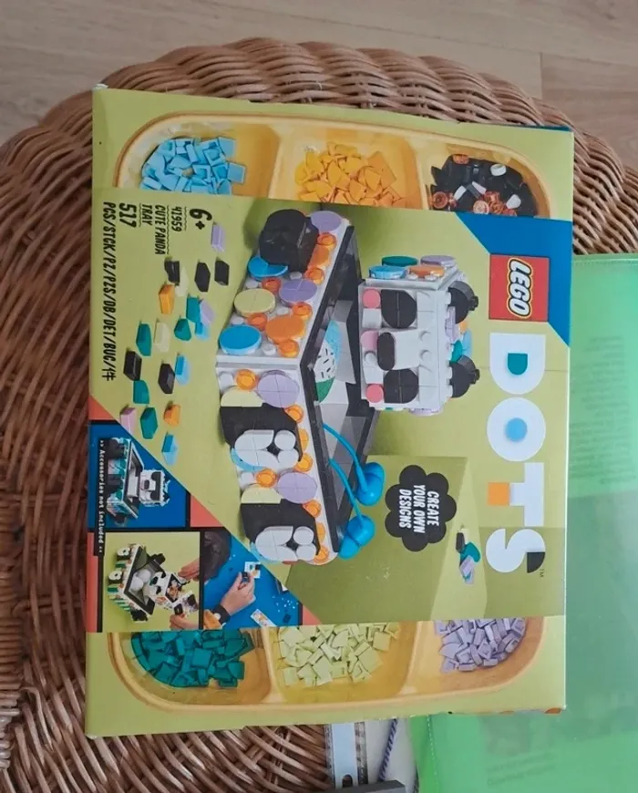 Boîte panda lego dots